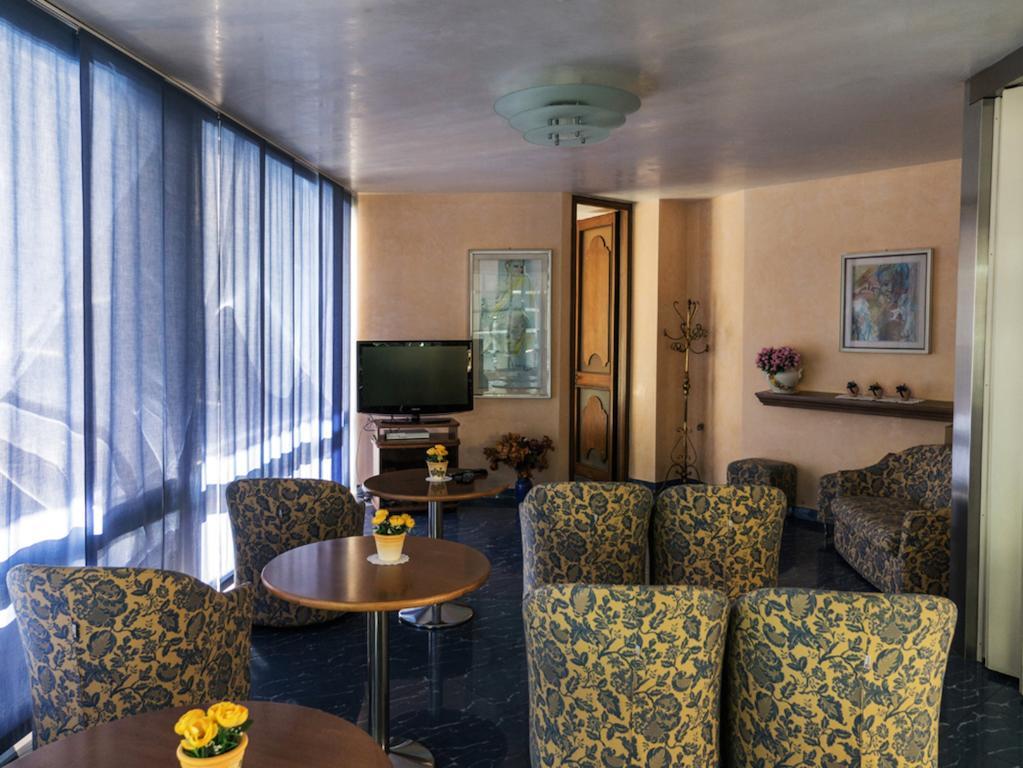 Hotel Fabius Белариа-Игеа Марина Екстериор снимка