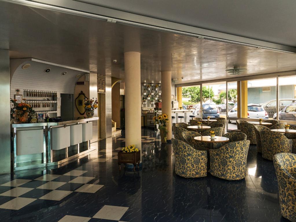 Hotel Fabius Белариа-Игеа Марина Екстериор снимка